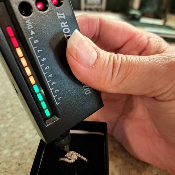 Diamond twist ring size 7 - Picture 6 of 9